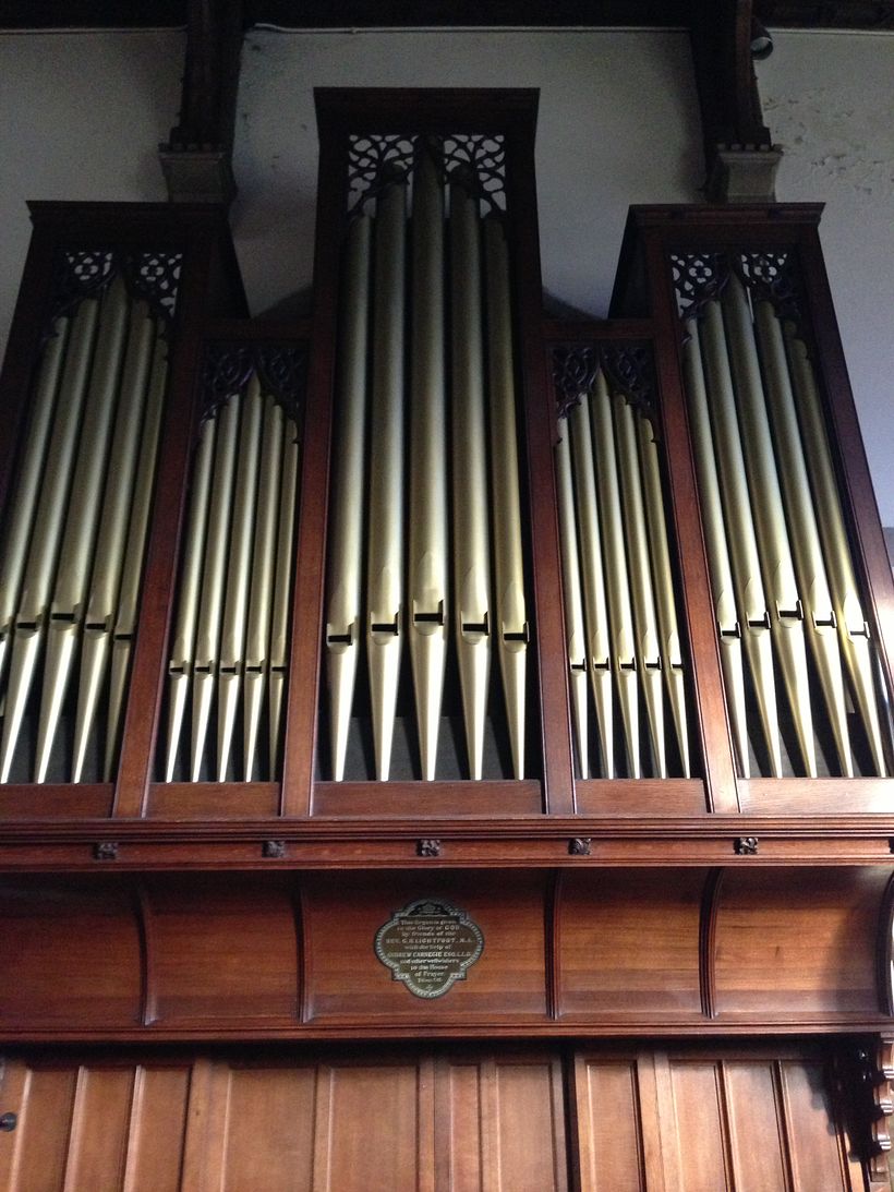 Pipe organ
