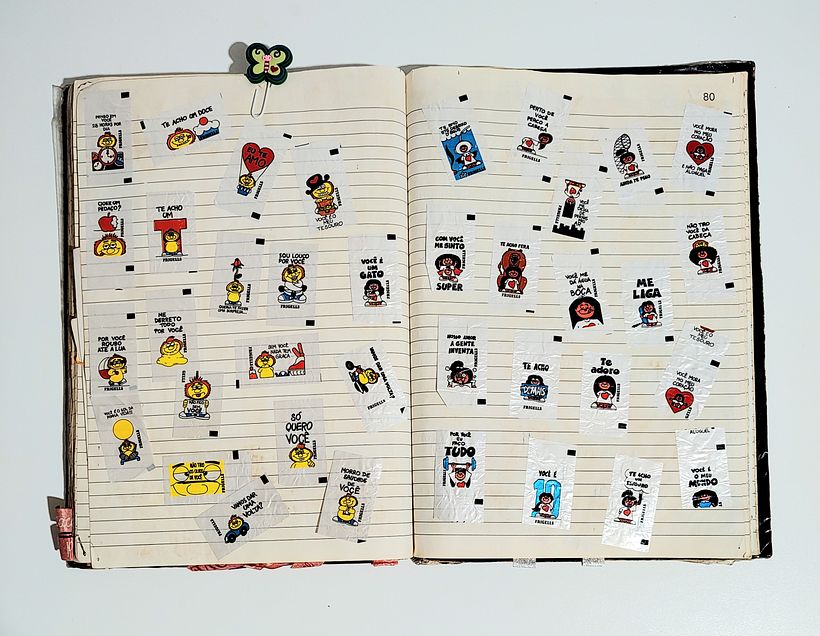 MarArtesOficial - Caderno retrô - Colagens de figurinhas