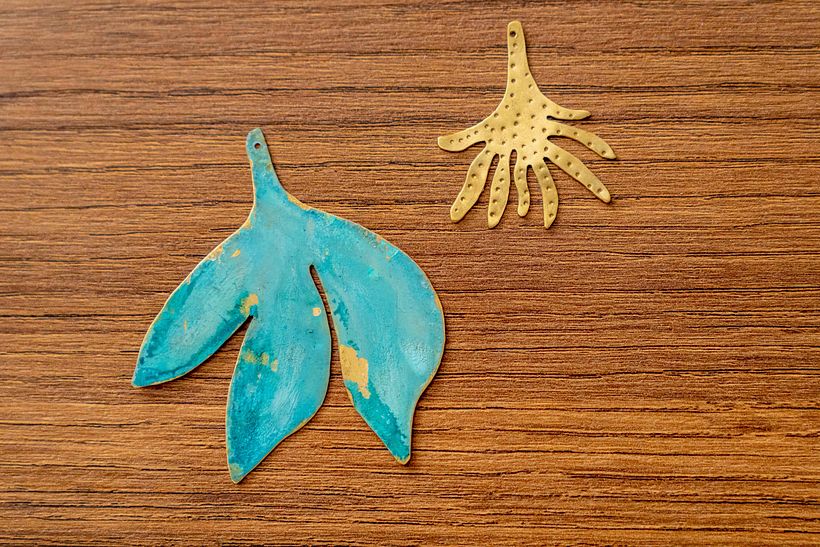 Mi proyecto del curso: Joyería en metal pintada a mano con pátinas y pigmentos  2