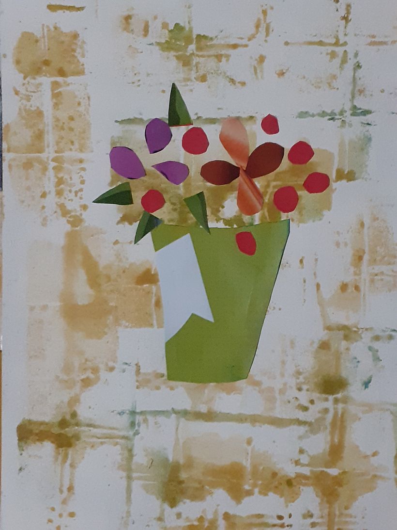 Início do projeto com pintura e colagem