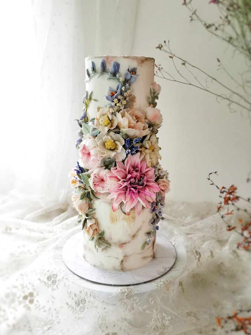 Dahlia flower for the center flower.