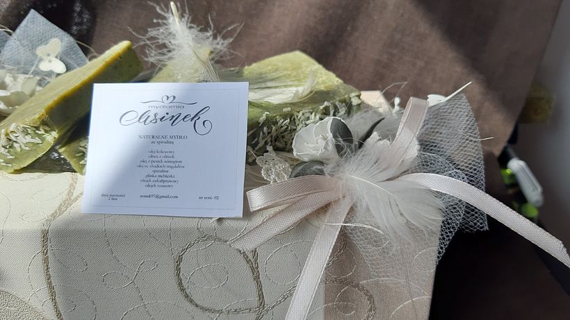 I named my fictitious company "Asinek soapmaking". Asinek is a nickname from my name. I designed the labels - some are round,