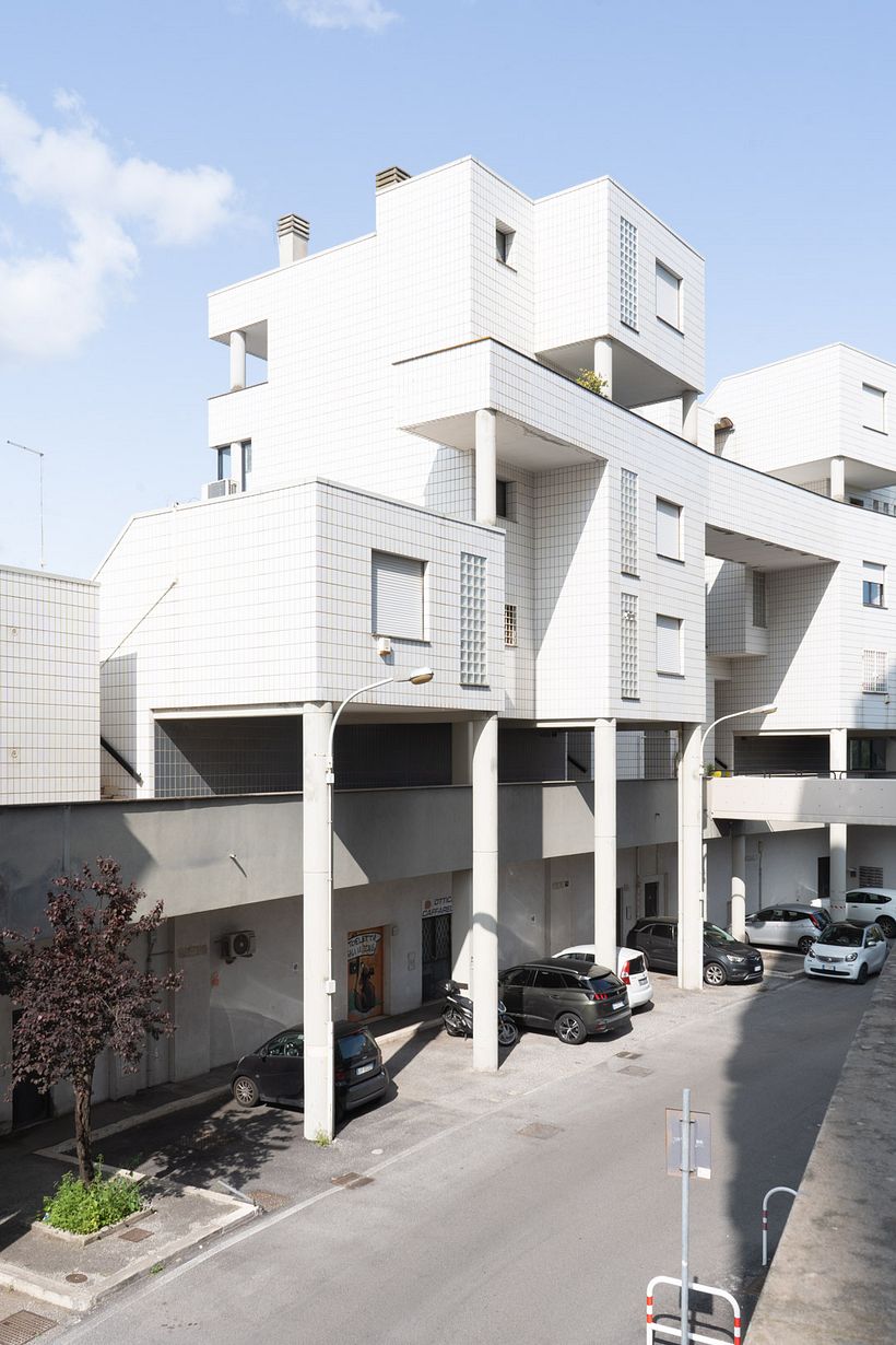 Piccoli e grandi quadrati bianchi: Roma 70 7