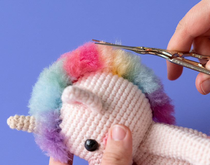 Detalles de amigurumi de unicornio