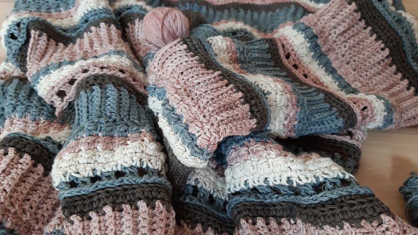 Mój projekt z kursu: Ubrania wykonane szydełkiem o różnych wzorach i kolorach - Diseño de moda