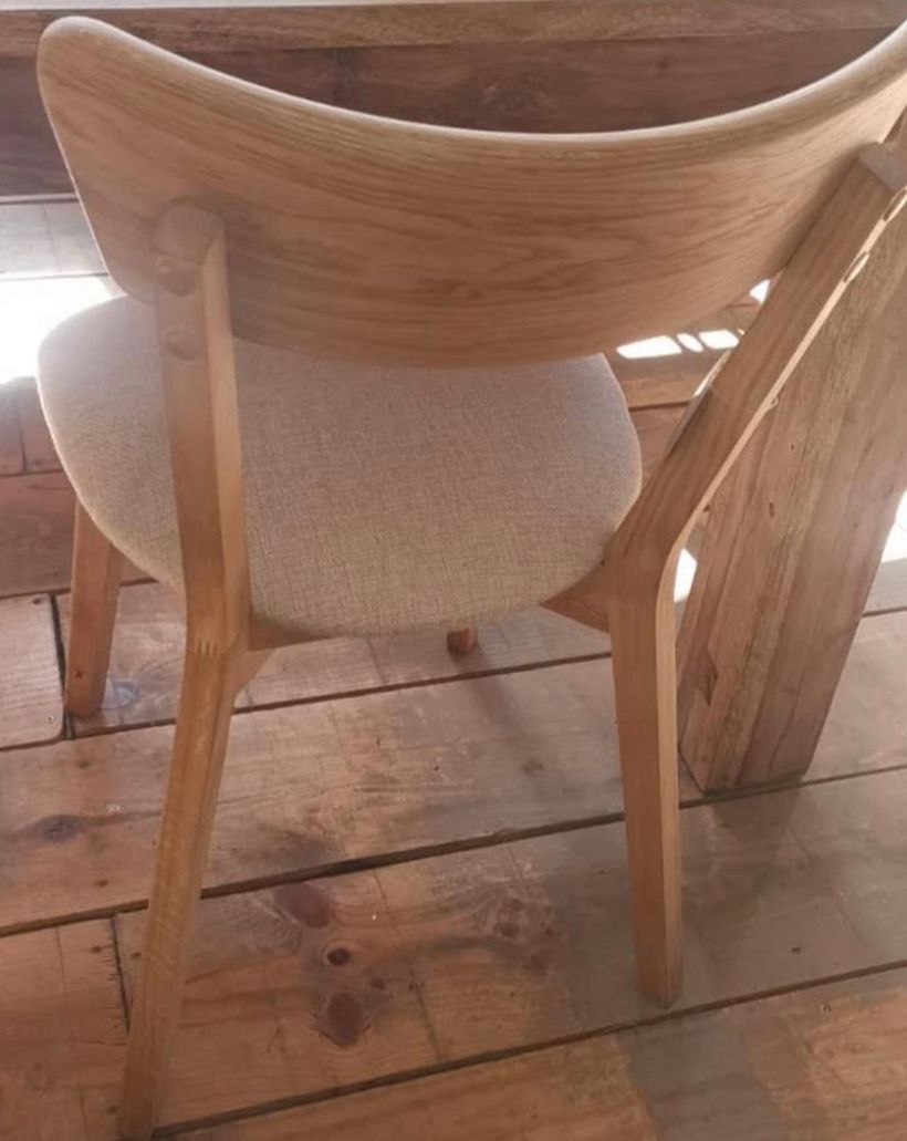 Capa 1. Comedor. Idea silla roble (no combina nada con el roble del aparador)