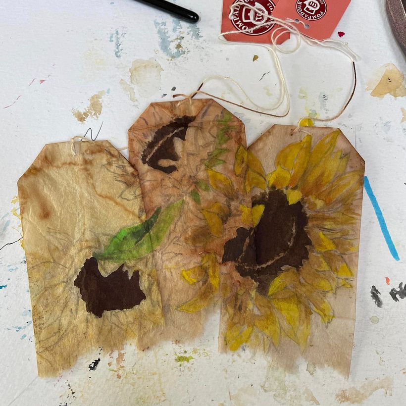 Giving life to the flower by adding contrast