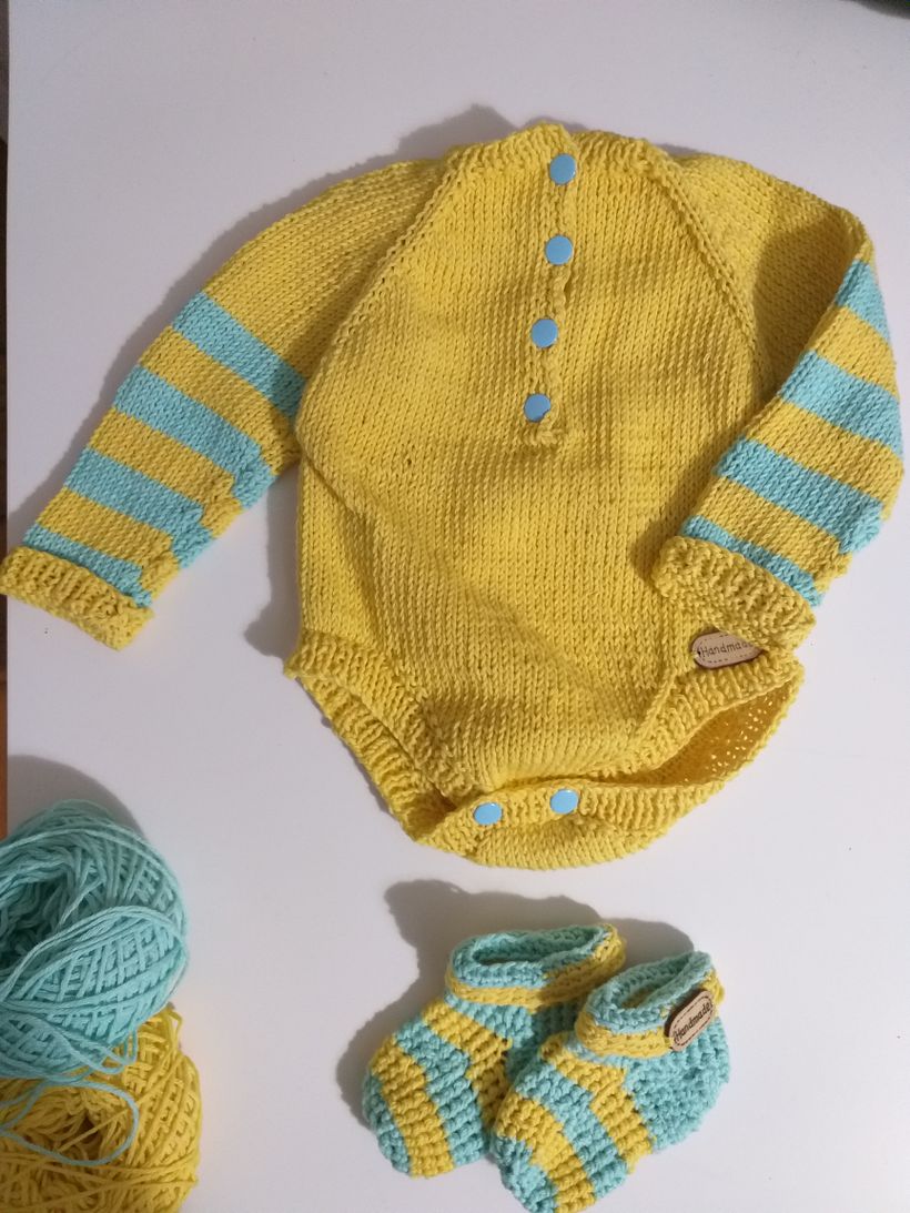Conjunto Amarillo a Rayas 1