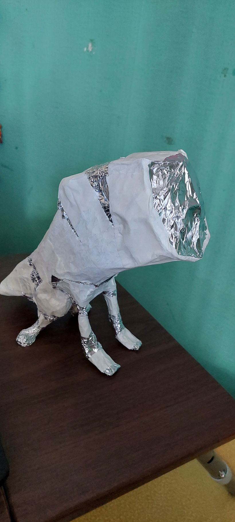 Darle forma y ver como mi boceto comienza a salir de la hoja y pararlo en mi mesa fue grandioso, algo creepy pero genial.