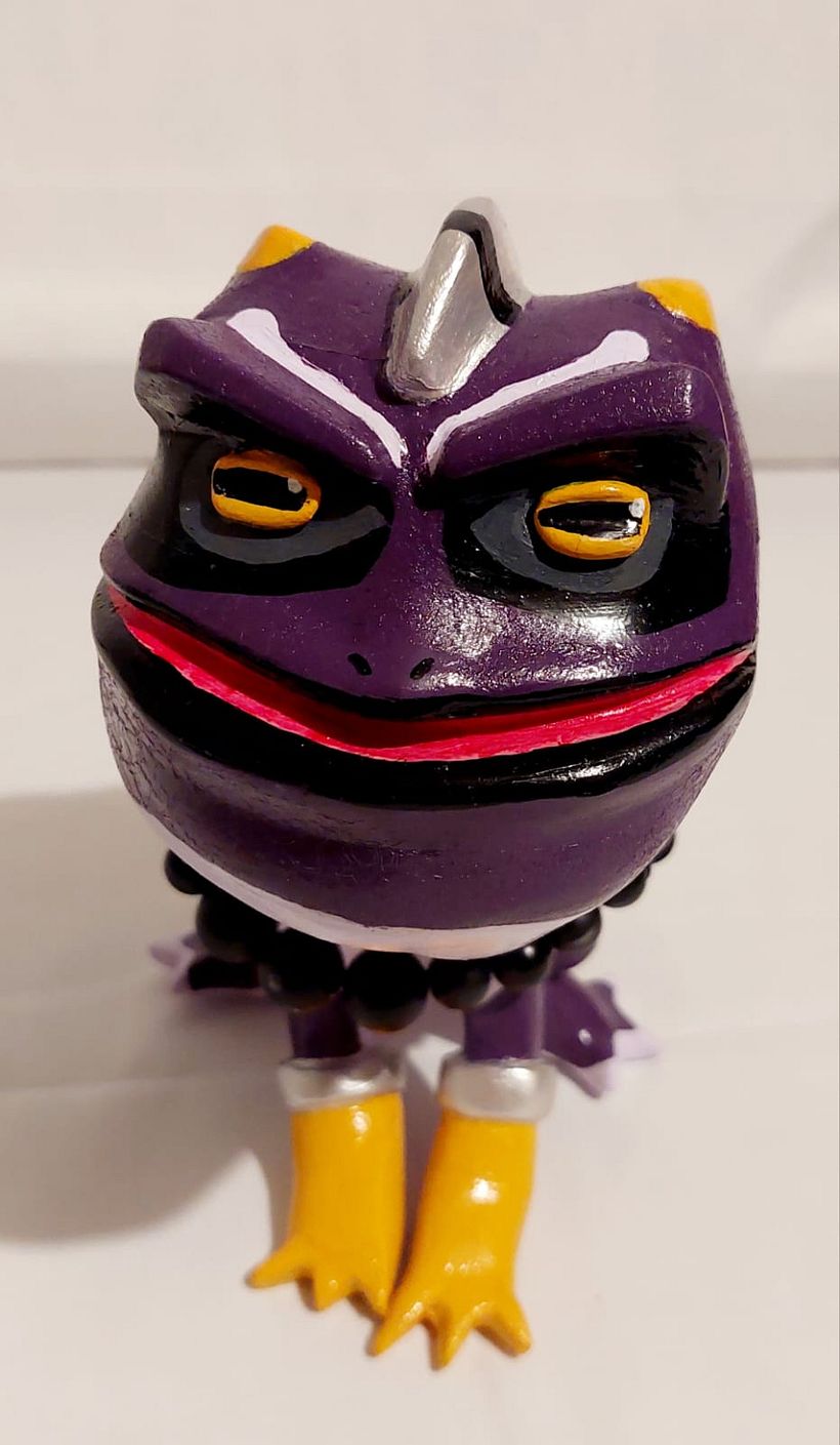 oooh-la-la! Así quedo, además de la pintura aplique una capa de laca liquida que le dio el aspecto brilloso y suave.