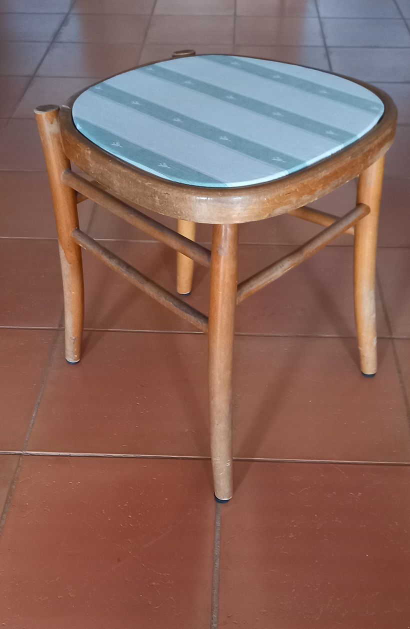 Il mio progetto del corso: Upcycling di mobili vintage con tecniche di pittura 2