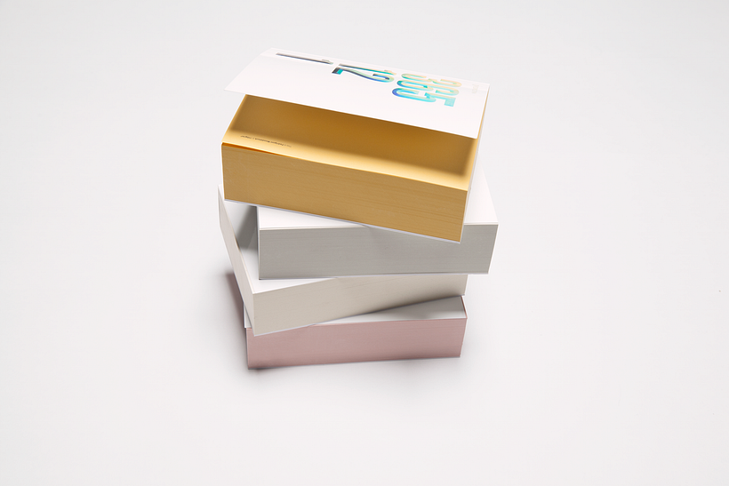 Fedrigoni x Marjolein Delhaas — Custom Desk Calendar 2017 5