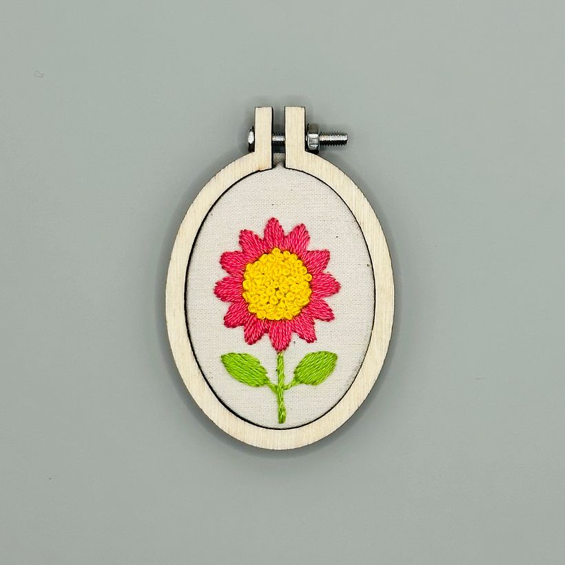 Ejercicio Básico/ Puntadas utilizadas: Satinado,Cordoncillo y Nudo Francés.