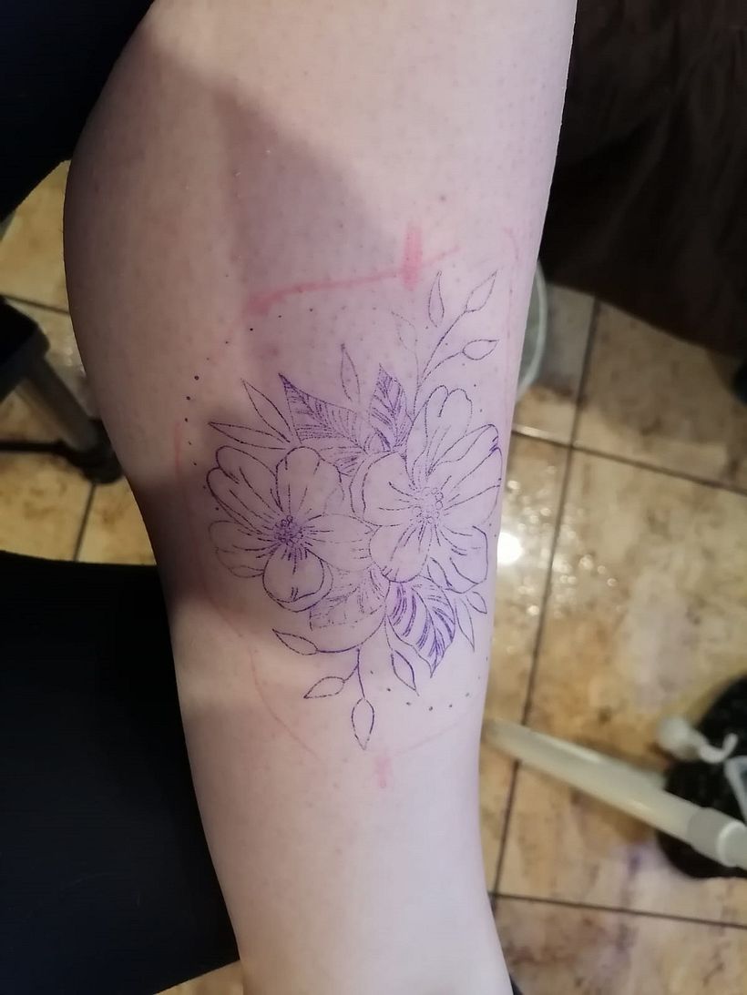 Arreglo de Mandala 😳 Es muy difícil arreglar arreglar un tatuaje como  éste, pero si es mucho el cambio 🙌🏻 Déjame saber qué te parece antes y  después, dale Like y comenta 😁👍🏻 #tatuaje #tatuajes #tattoo ..., image size:820x1093