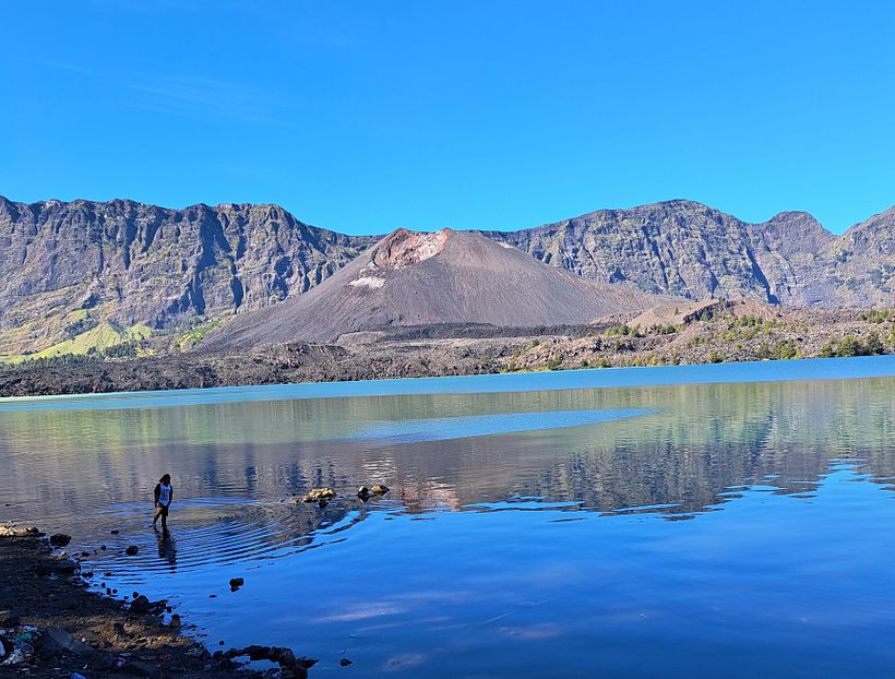 My inspiration image: the crater of the volcano Rinjani