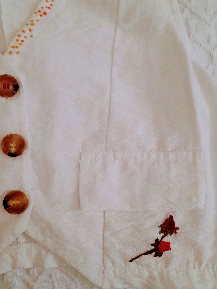 Il mio progetto del corso: Ricamo di pattern botanici per vestiti 4