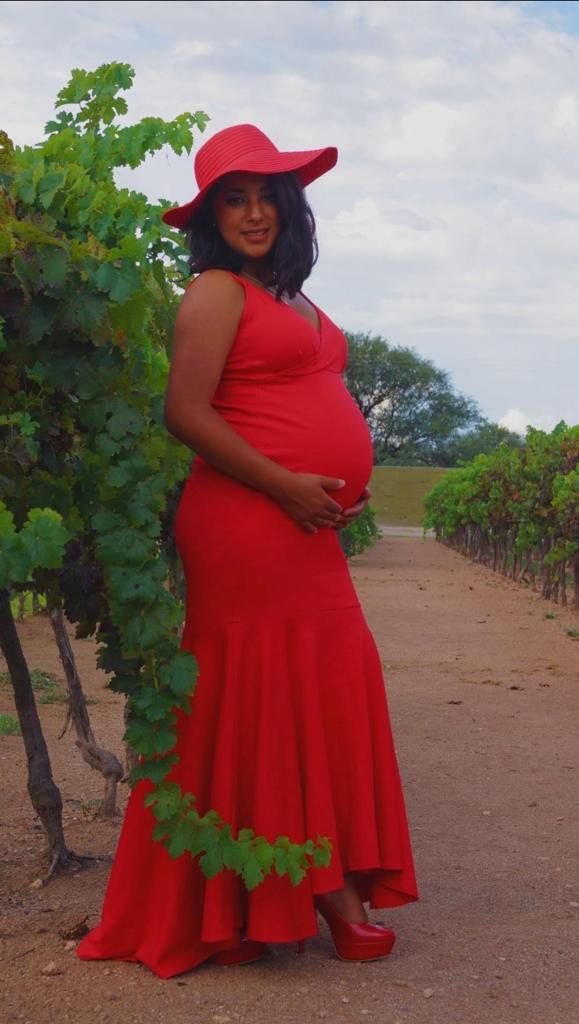 Diseño y confección de vestido para mi sesión de maternidad 3