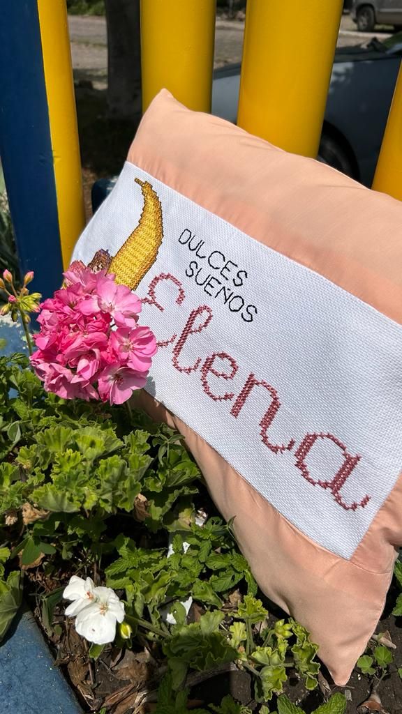 Almohada "Dulces sueños" de punto de cruz  1
