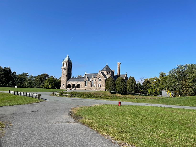 Oakwood Cemetery, Troy, NY - Project for Expressive Architectural Sketching with Colored Markers 4