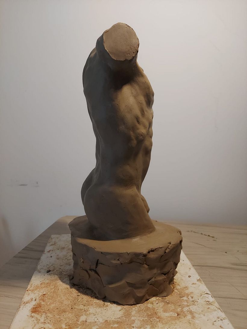 Meu projeto do curso: Modelagem de bustos com argila 4