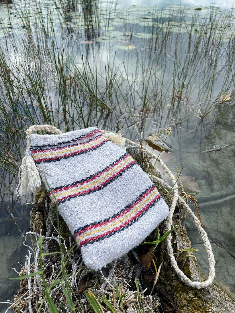 morral de jerga con strap de cuerda trenzada de algodón y henequén