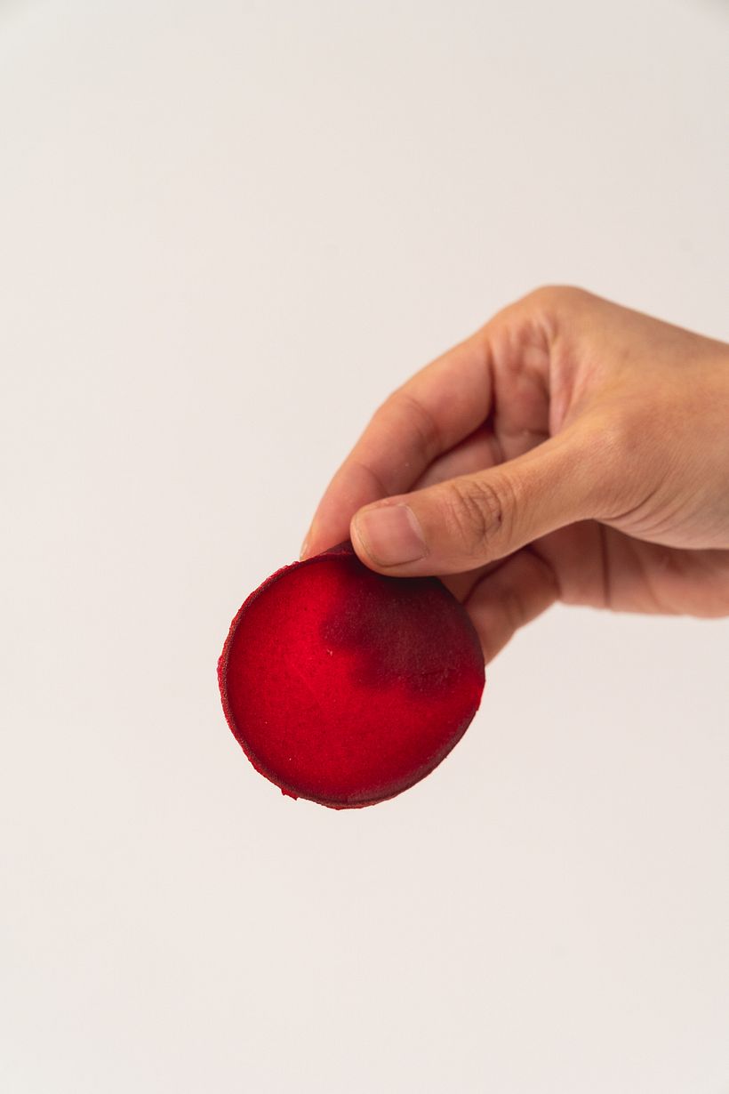 Bioplastic agar agar base, natural beetroot color