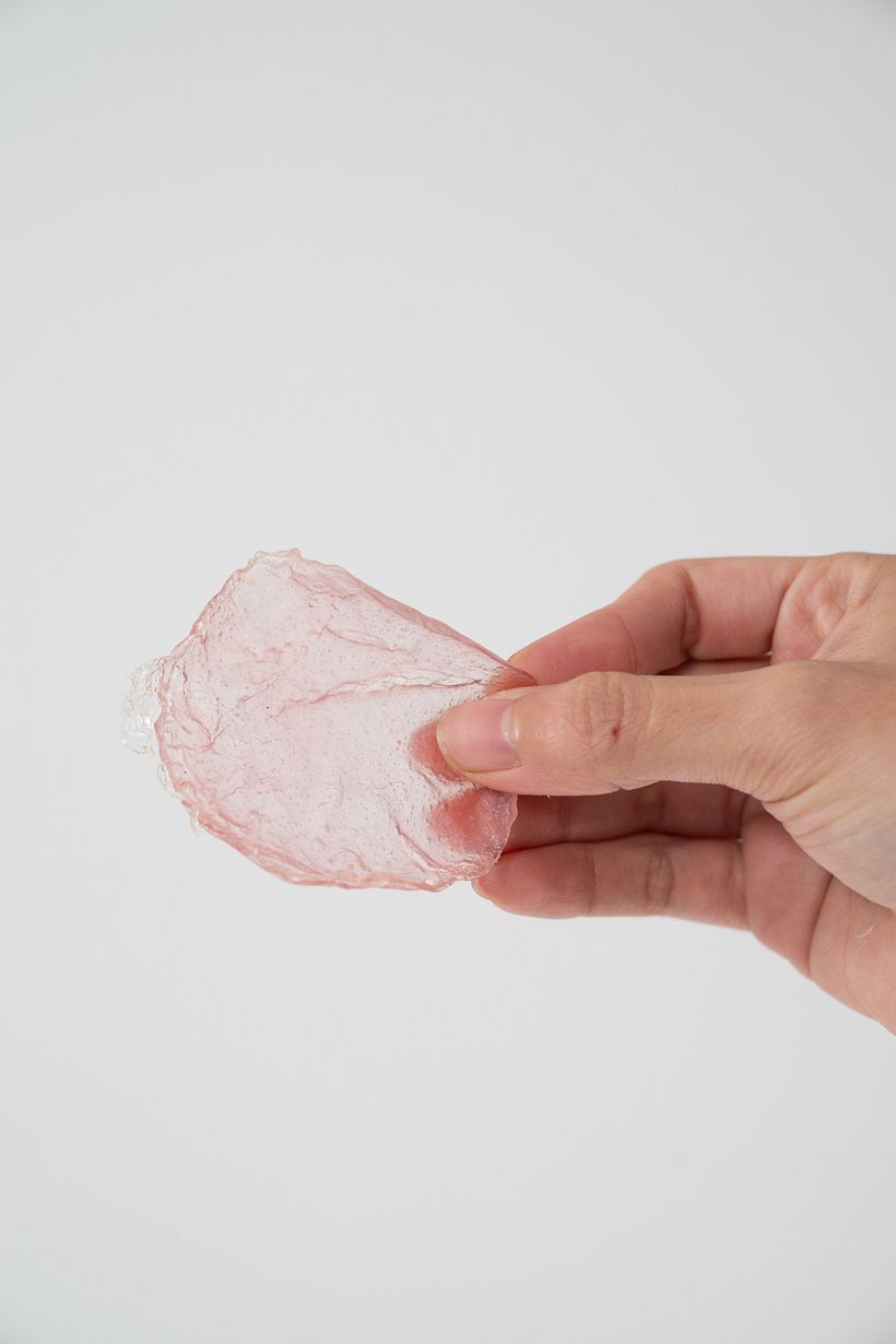 Bioplastic based on natural colored cabbage starch, modifying the pH 