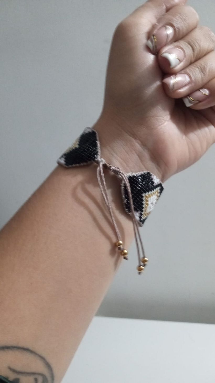 Mi proyecto del curso: Diseño y creación de joyería con mostacillas 5
