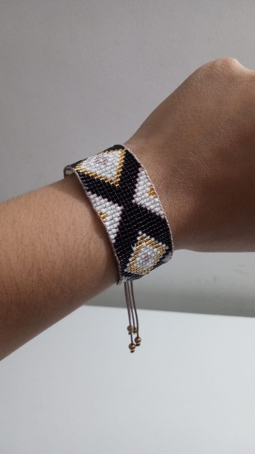 Mi proyecto del curso: Diseño y creación de joyería con mostacillas 4