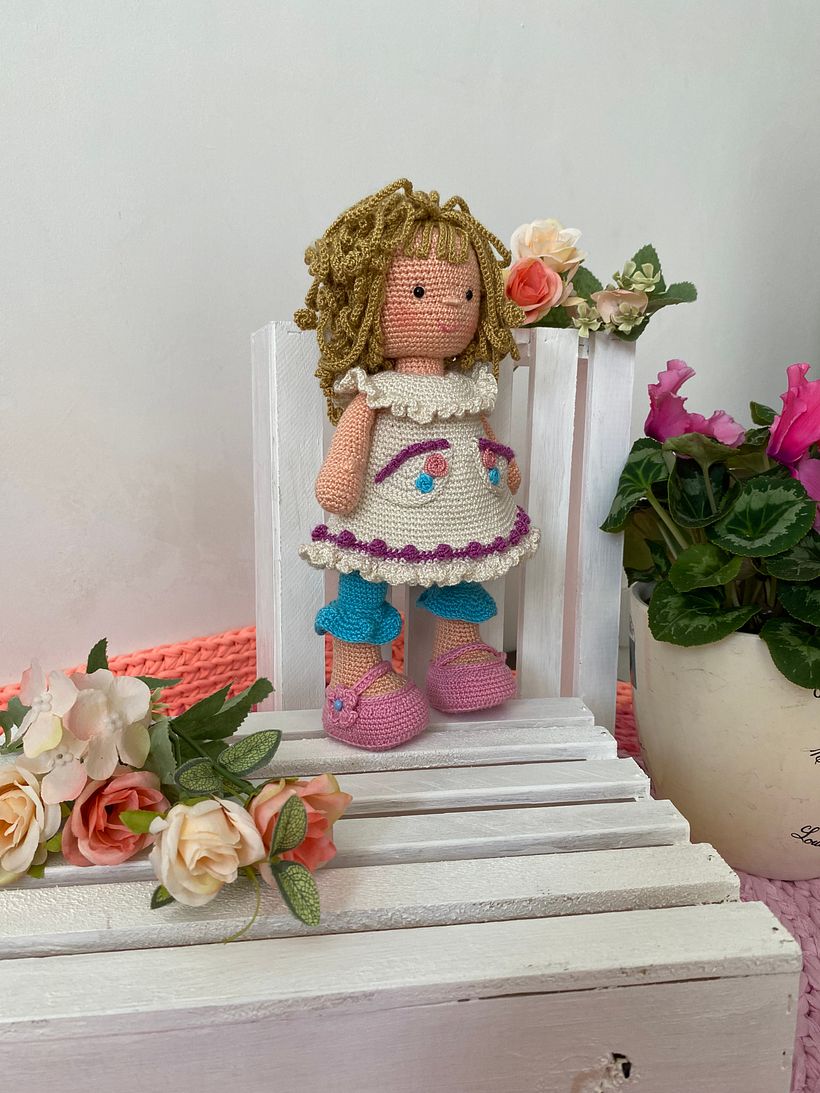 Mi proyecto de muñeca Lili Domestika terminado. 5