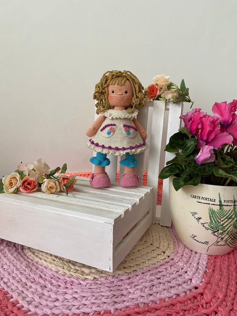 Mi proyecto de muñeca Lili Domestika terminado. 7