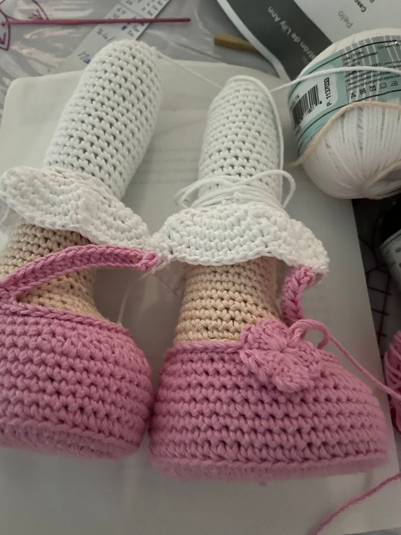 Elaboración de muñecas amigurumi románticas 10