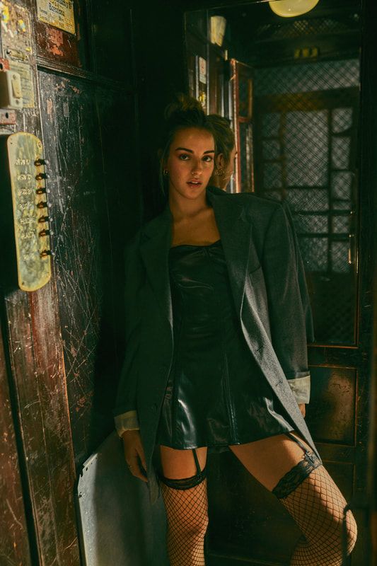 Editorial Arma de Mujer 10
