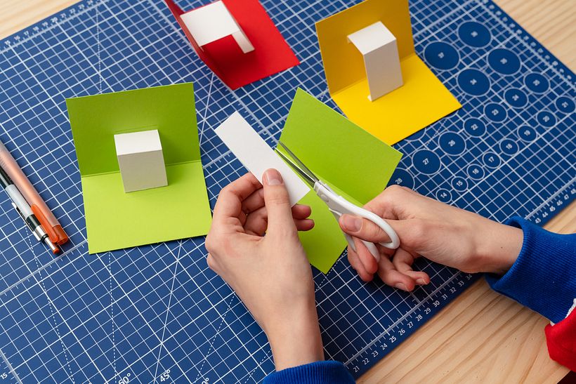 5 Tips for a Perfect Cut on Your Pop-up Cards 8