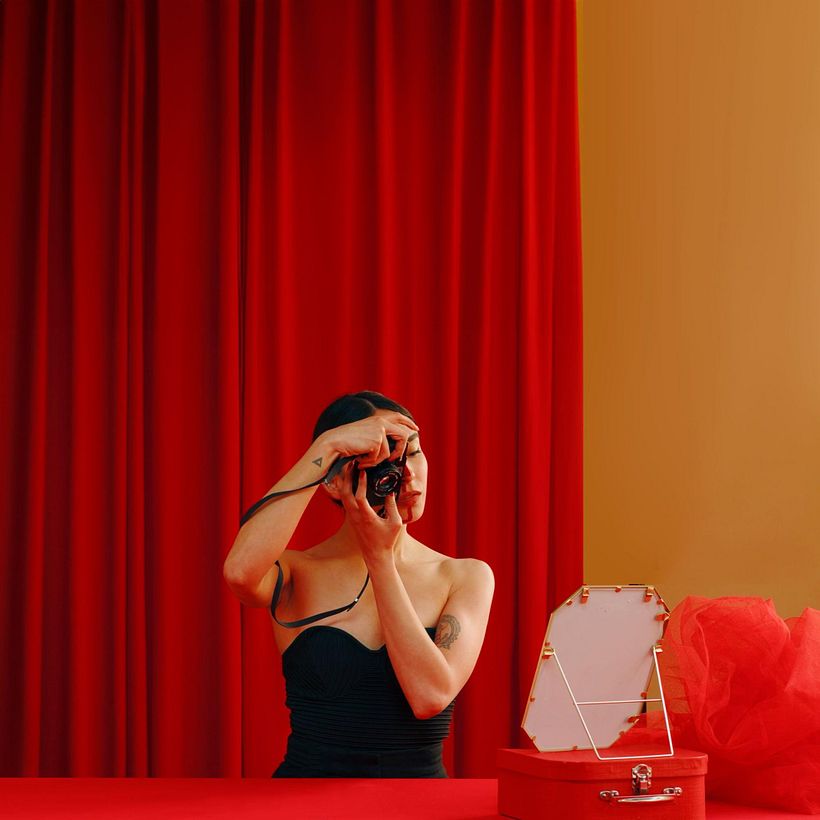 Expresando la Individualidad a Través de Autorretratos de Moda: Una Fusión de Fotografía, Arte, Maquillaje y Modelaje 5