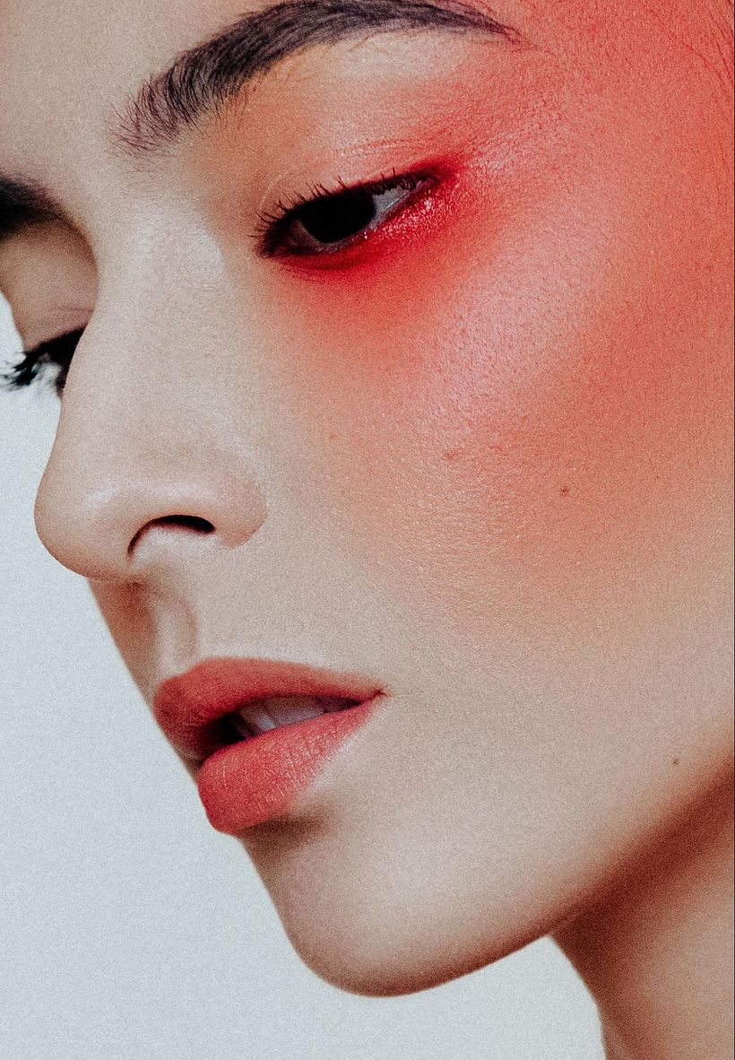 Expresando la Individualidad a Través de Autorretratos de Moda: Una Fusión de Fotografía, Arte, Maquillaje y Modelaje 7