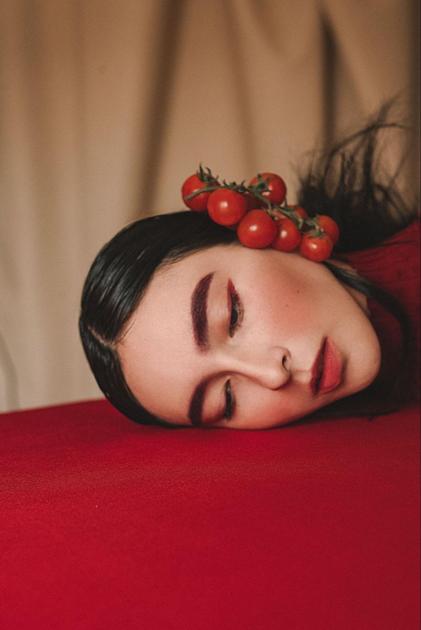 Expresando la Individualidad a Través de Autorretratos de Moda: Una Fusión de Fotografía, Arte, Maquillaje y Modelaje 13