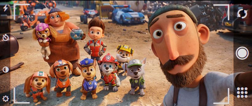 "Hank haciendo selfie" personaje de Paw Patrol The Mighty Movie