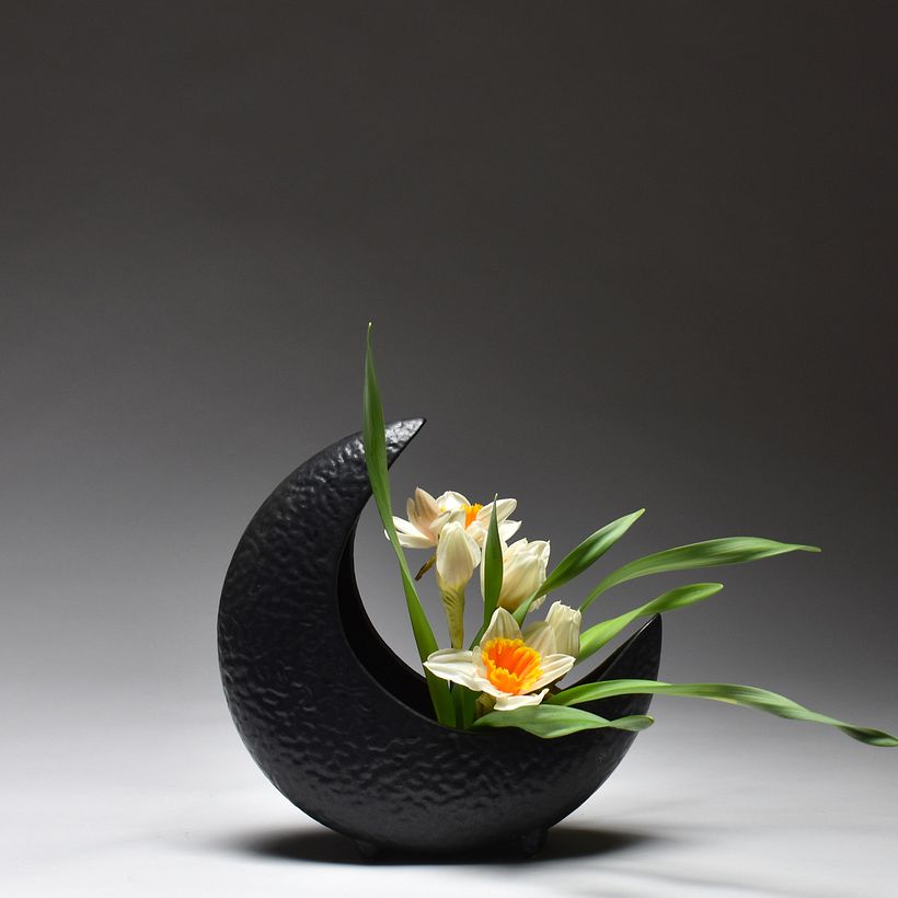 Connect with Nature and Discover the Beauty of Imperfection with Ikebana: The Japanese Art of Flower Arranging 5
