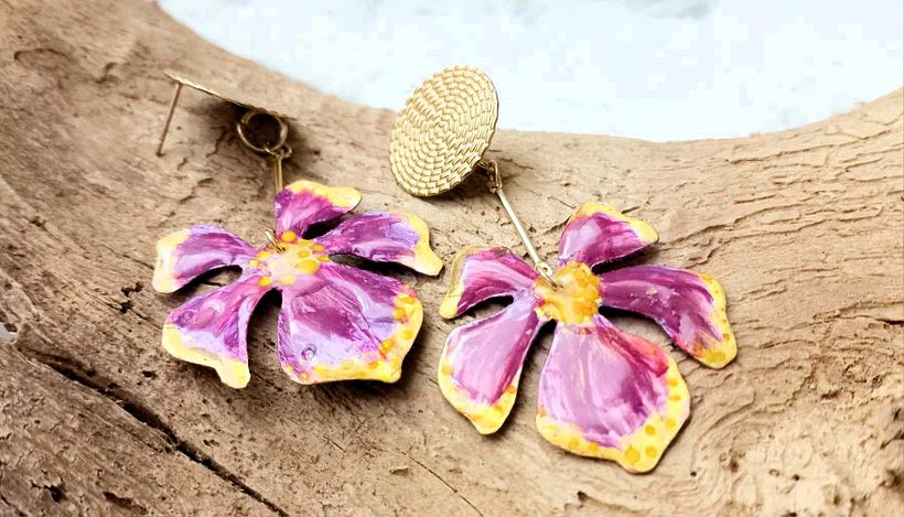 Floral jewelry set. Earrings and pendant 1