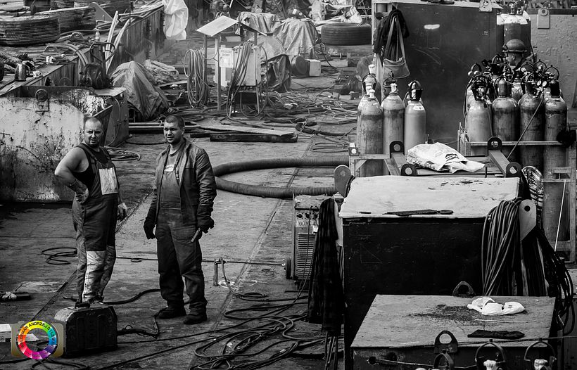 In the shipyard - Dijital Fotoğrafçılık