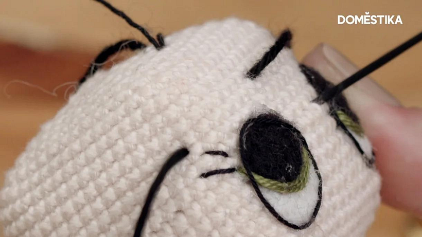Amigurumi Tutorial: How to make amigurumi eyes with Lhylaraña 11