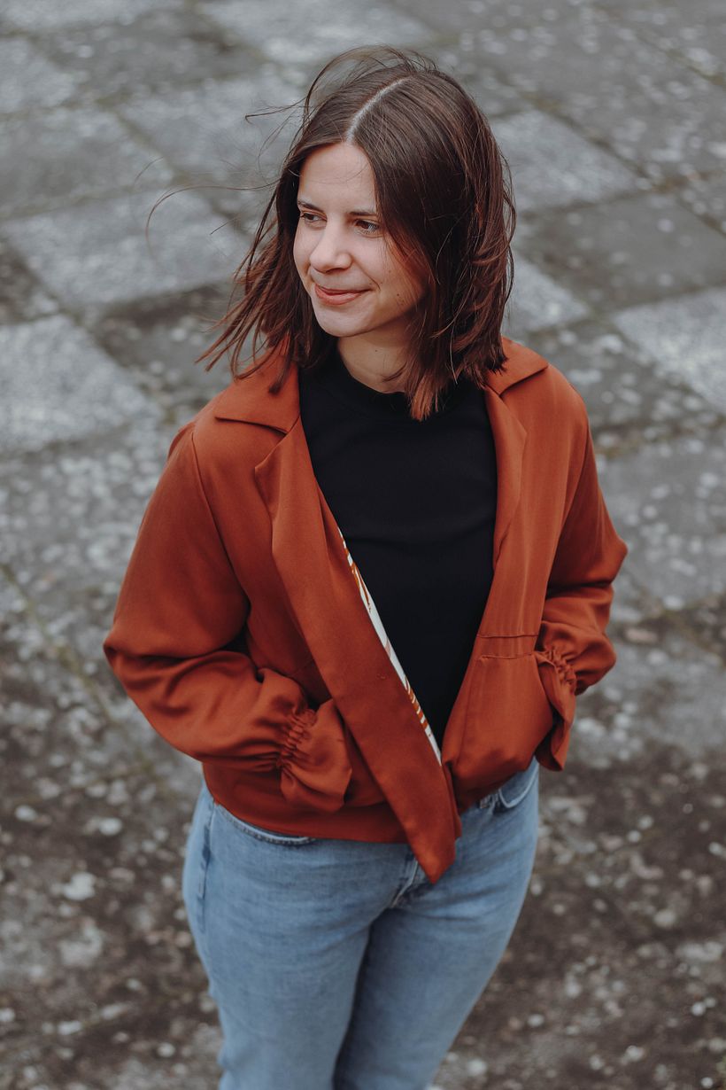 Nähmaschinentechniken für Anfänger • Das Schnittmuster als kurze Jacke mit gerafftem Ärmel nähen 3