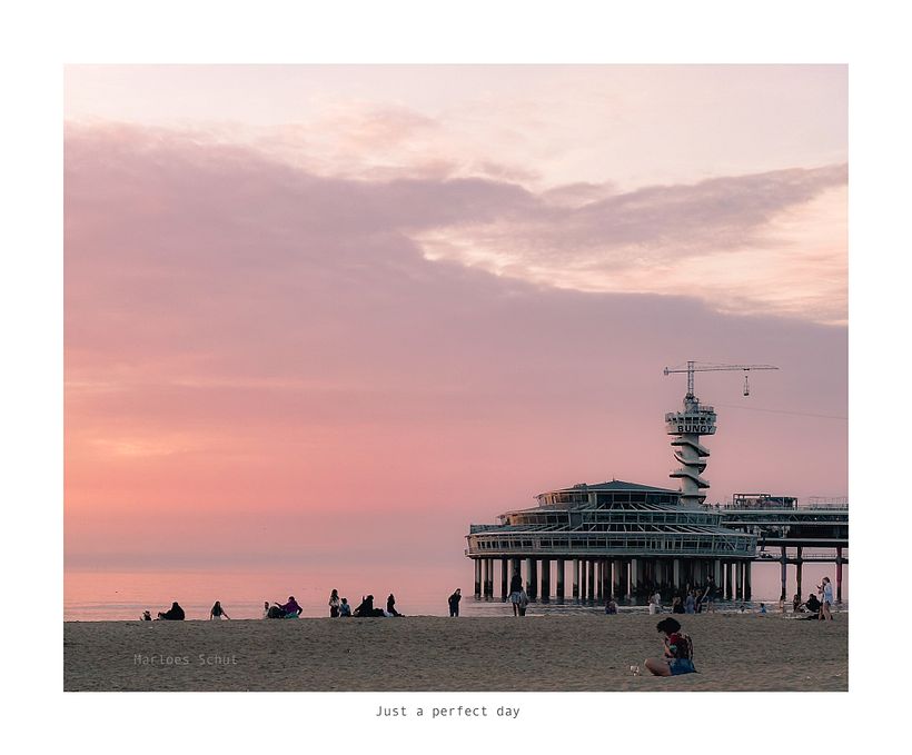 Tranquility in a crowded weekend at the beach 2