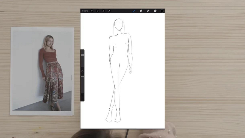 Make marks on the chest and hair.