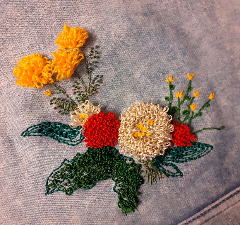 Quelques fleurs pour Introduction à la broderie avec aiguille magique 1