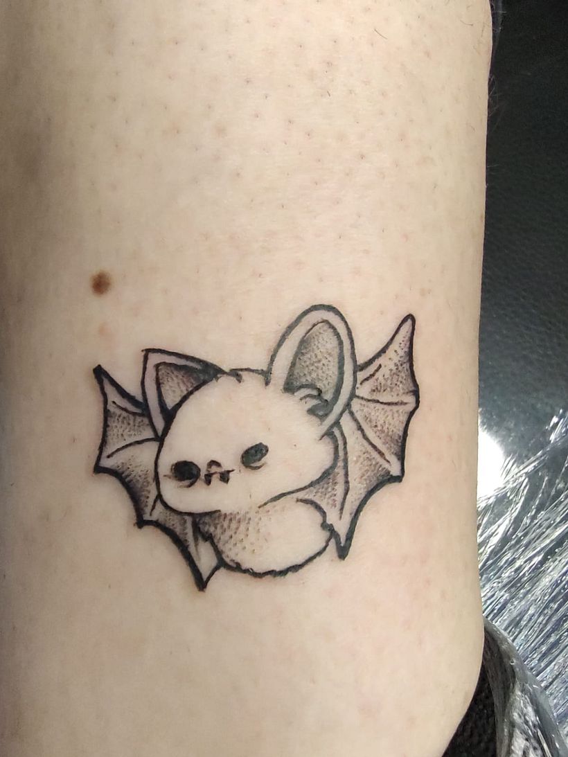 Aplicação na pele - Primeita tatuagem realizada em humano.