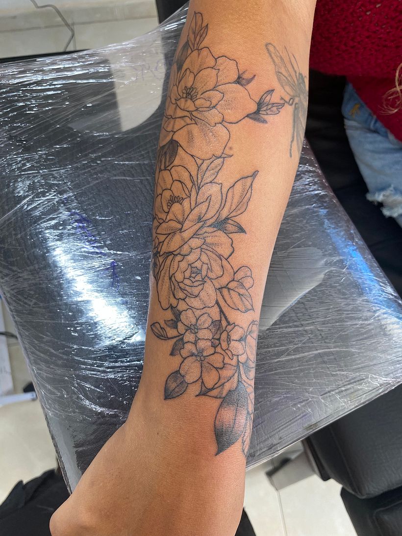 Mi proyecto del curso: Tatuaje botánico con puntillismo 1