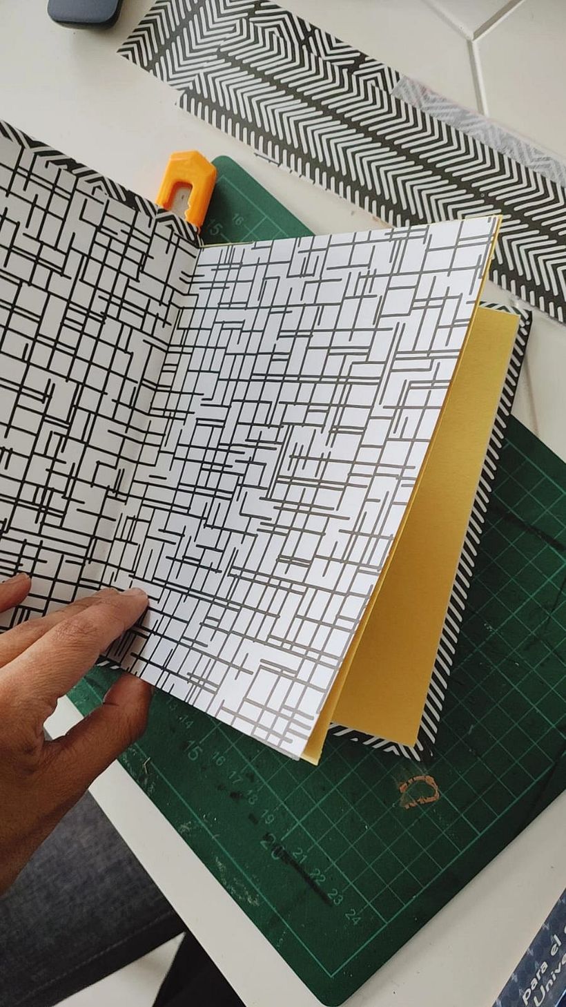 Mi proyecto del curso: Diseño y encuadernación de sketchbooks_Amarilloela 3