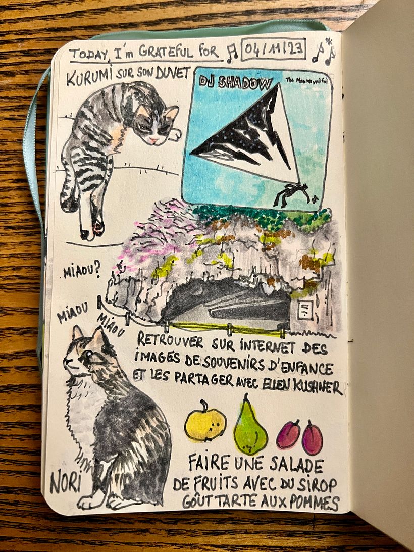Our cats are so sweet and calm... I find some childhood memories online and share them with favorite authors.